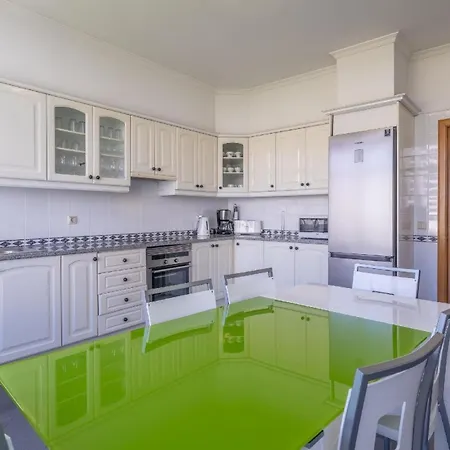 Apartment Ferienwohnung Fuer 6 Personen Ca 110 Qm In So Martinho, Madeira Und Umgebung