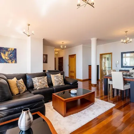 Apartment Ferienwohnung Fuer 6 Personen Ca 110 Qm In So Martinho, Madeira Und Umgebung